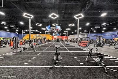 Crunch Fitness - Hixson