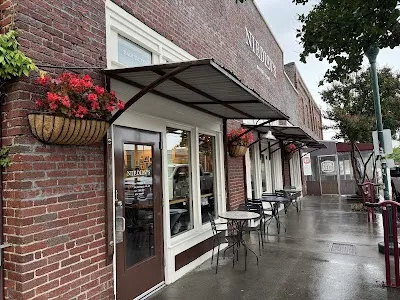 Niedlov's Cafe & Bakery