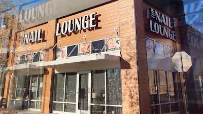THE NAIL LOUNGE